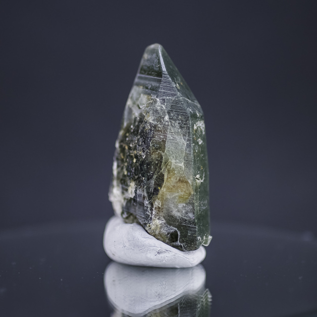 ヒマラヤ水晶　ラパ産水晶ポイント　ガネーシュヒマール クローライト水晶