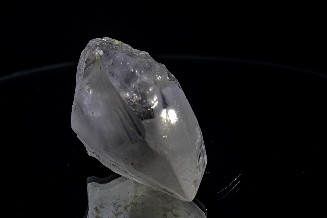 ヒマラヤ水晶　ラパ産水晶ポイント　ガネーシュヒマール シルキーレインボー水晶