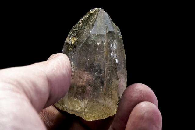ヒマラヤ水晶　ラパ産水晶ポイント　ガネーシュヒマール ゴールデンヒーラー・レインボー水晶