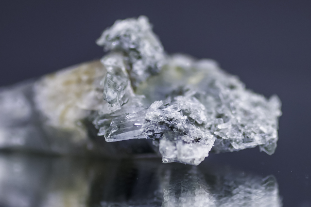 ヒマラヤ水晶　ラパ産水晶ポイント　ガネーシュヒマール　クローライト水晶