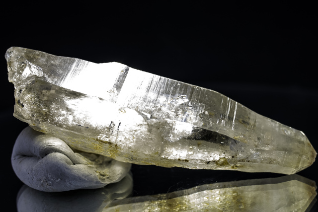 ヒマラヤ水晶　ティップリン産水晶ポイント　ガネーシュヒマール レインボー水晶